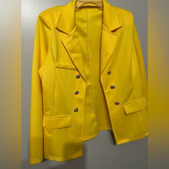Vibrant Yellow Blazer with Gold Buttons - Picture 6 of 11